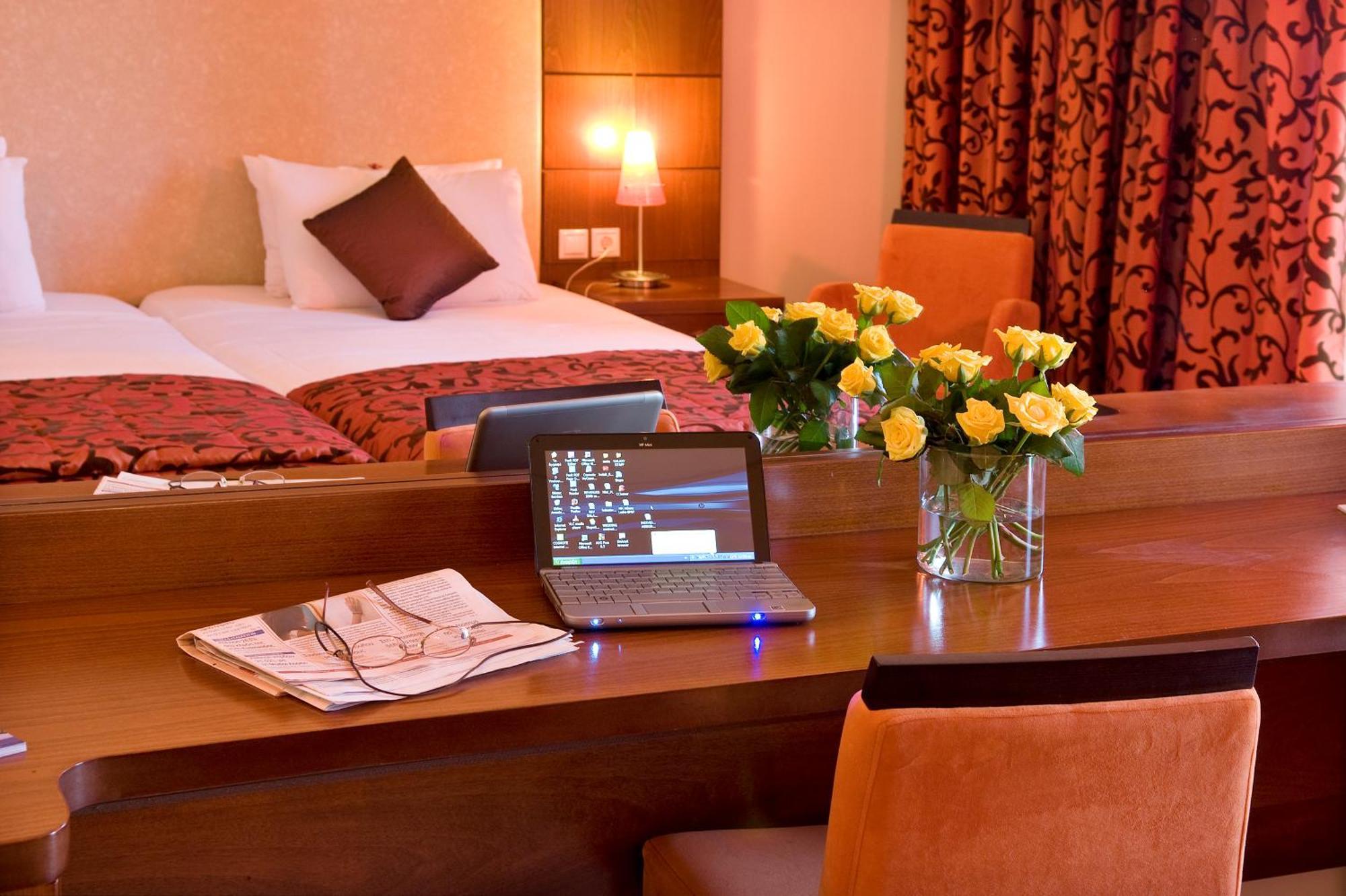 Zante Park & Bw Premier Collection Hotel